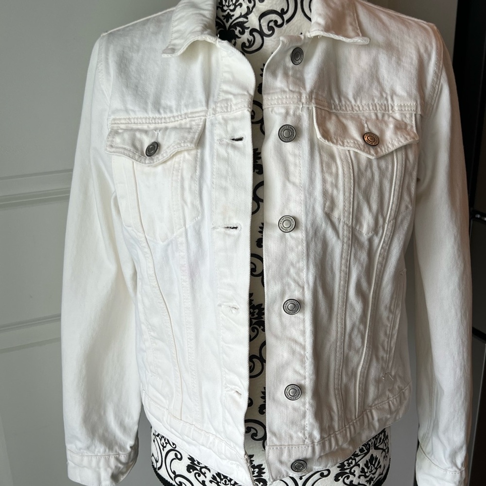 Lucky Brand Women's White Denim Jacket. Medium